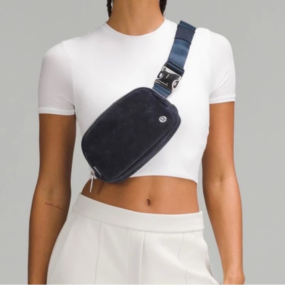 Everywhere Belt Bag 1L Corduroy